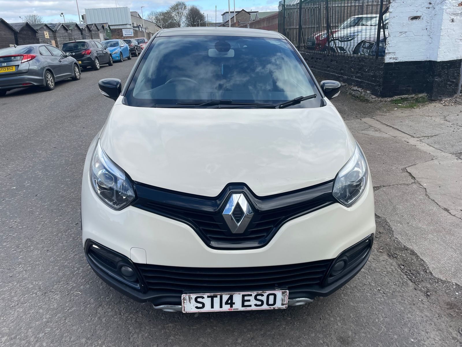 MotorSync | Renault CAPTUR 0.9L-DYNAMIQUE-S-MEDIANAV-ENERGY-TCE-S/S-5dr-Petrol-Manual-Euro-5-(90-bhp)