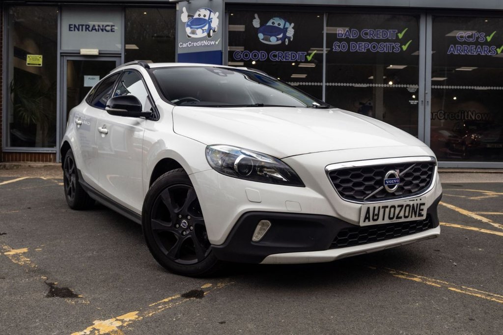 MotorSync | 2014 VOLVO V40 1.6 D2 CROSS COUNTRY LUX 5d 113 BHP