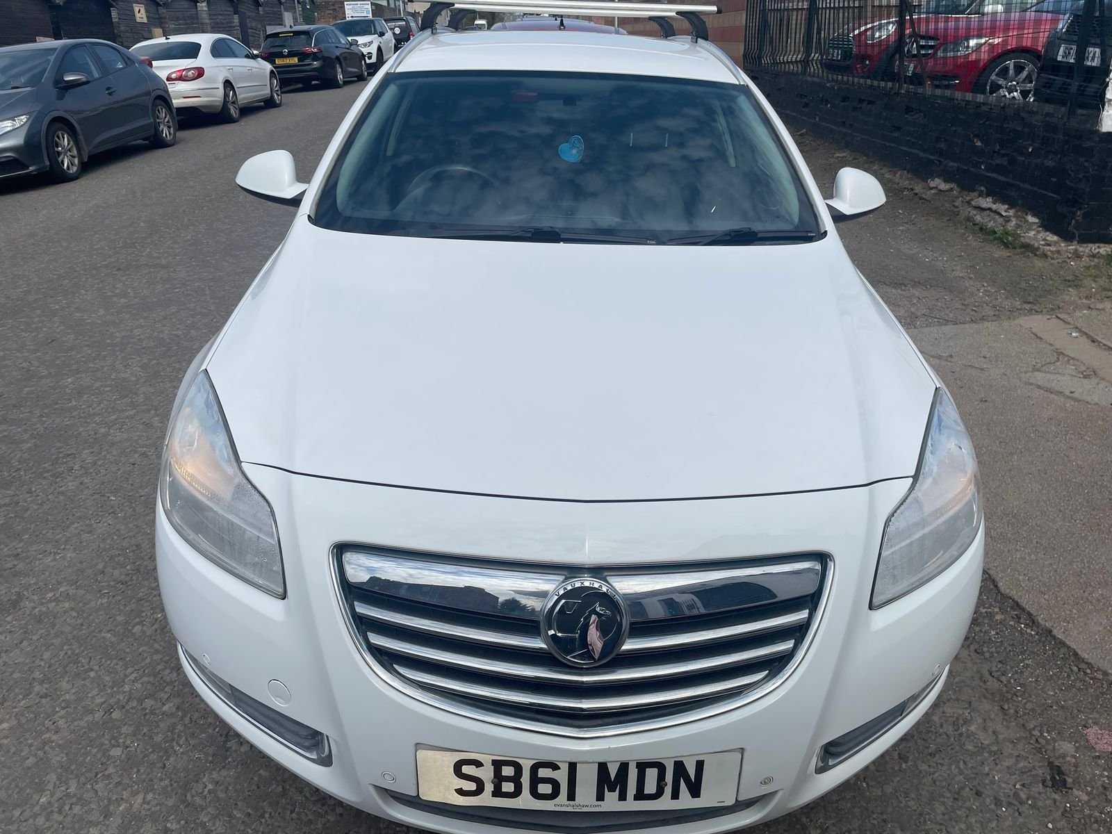 MotorSync | Vauxhall Insignia 2.0L-SRI-NAV-CDTI-Estate-5dr-Diesel-Manual-Euro-5-(128-bhp)